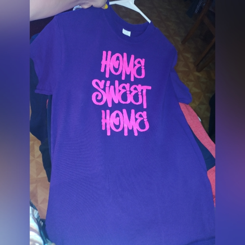 Gildan Home Sweet Home Short Sleeve T Shirt.